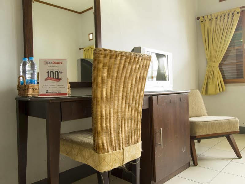Reddoorz @ Setrasari Hotel Bandung Exterior foto
